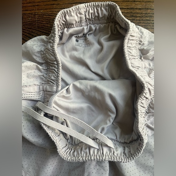 Nike Reebok All in motion lot of 3 women’s shorts and top Size S - Picture 4 of 12